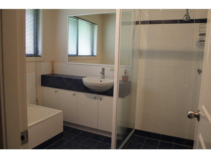 2 Satellite Court, Tanah Merah QLD 4128