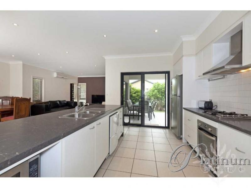 86 Tristania Way, Mount Gravatt East QLD 4122