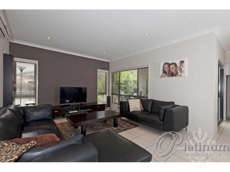 86 Tristania Way, Mount Gravatt East QLD 4122