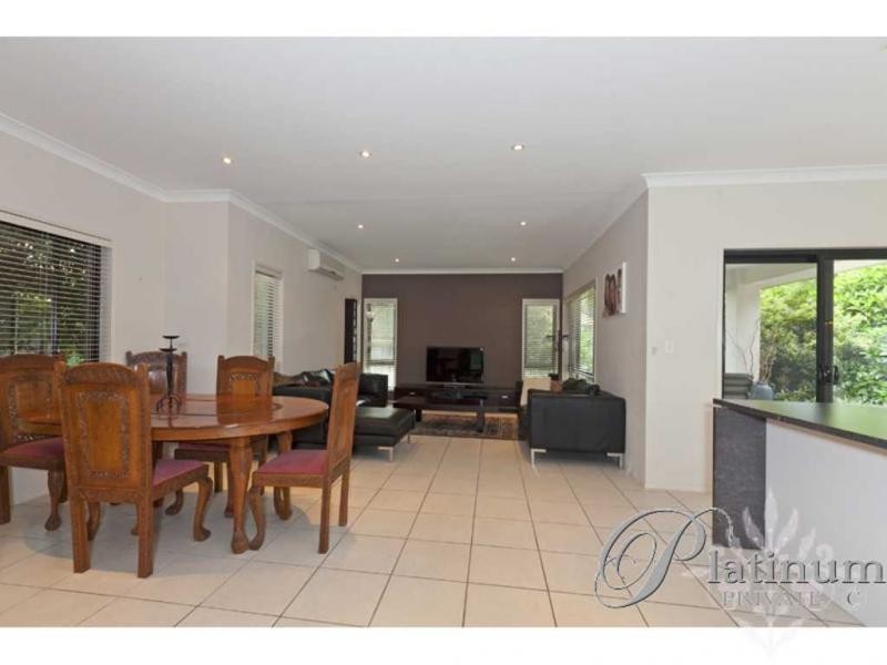 86 Tristania Way, Mount Gravatt East QLD 4122