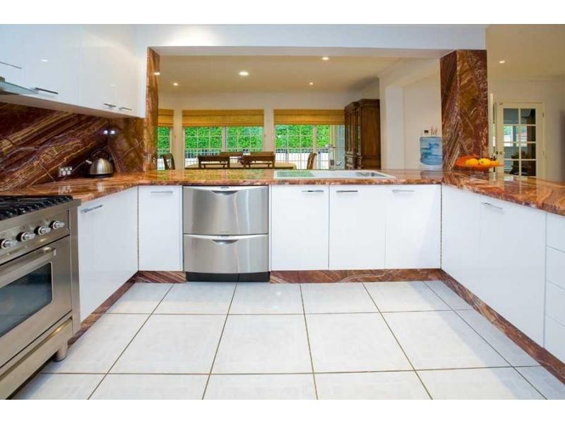 13 Turnberry Place, Carindale QLD 4152