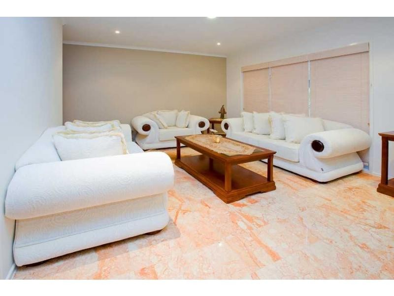 13 Turnberry Place, Carindale QLD 4152