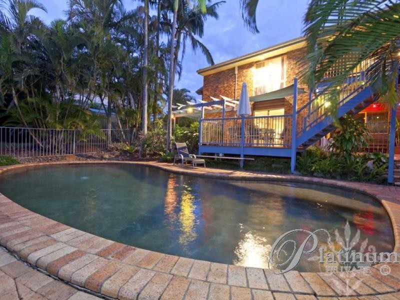 2 Carnegie Court, Carindale QLD 4152