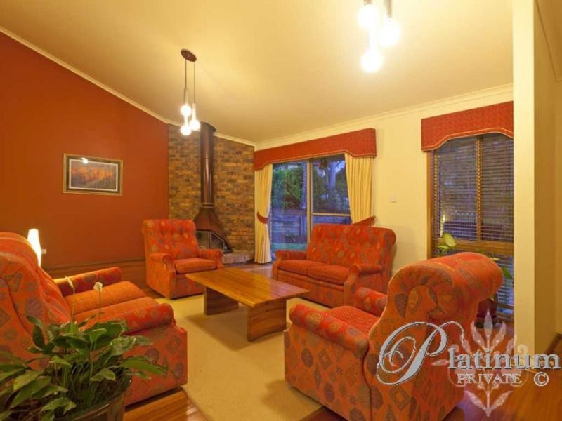 2 Carnegie Court, Carindale QLD 4152