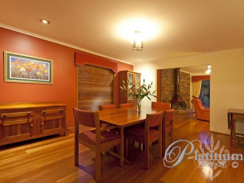 2 Carnegie Court, Carindale QLD 4152