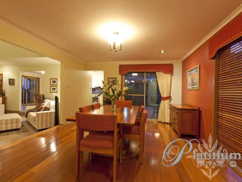 2 Carnegie Court, Carindale QLD 4152