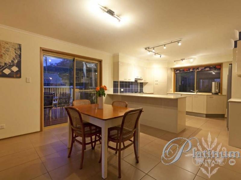 2 Carnegie Court, Carindale QLD 4152