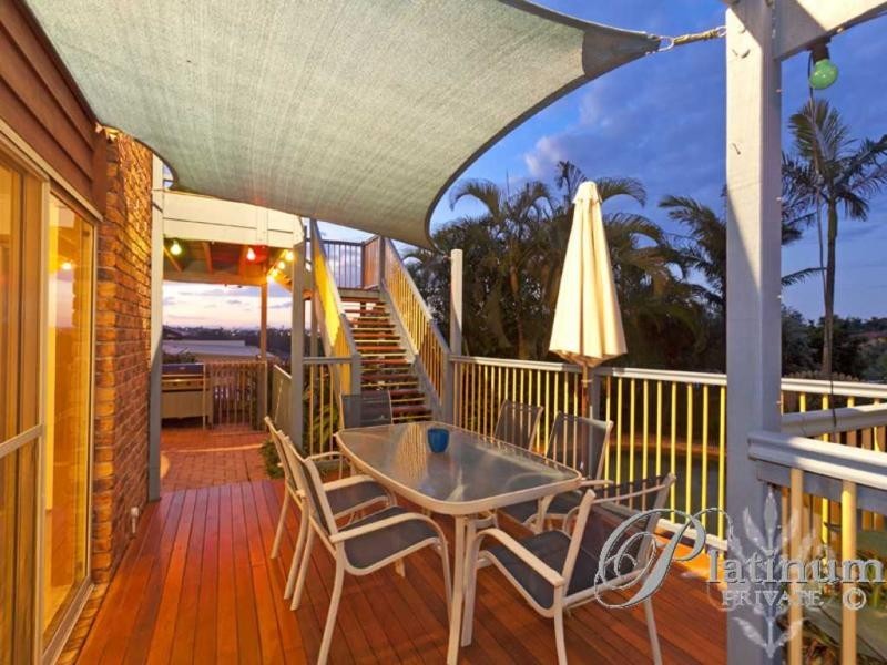 2 Carnegie Court, Carindale QLD 4152
