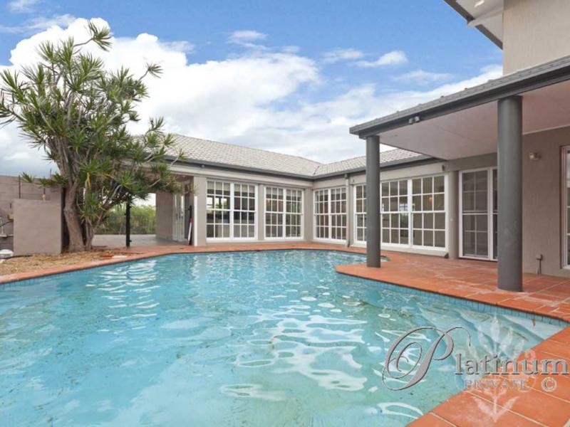 3 Troon Place, Carindale QLD 4152