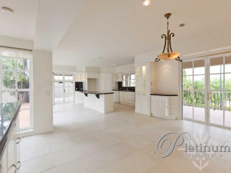 3 Troon Place, Carindale QLD 4152