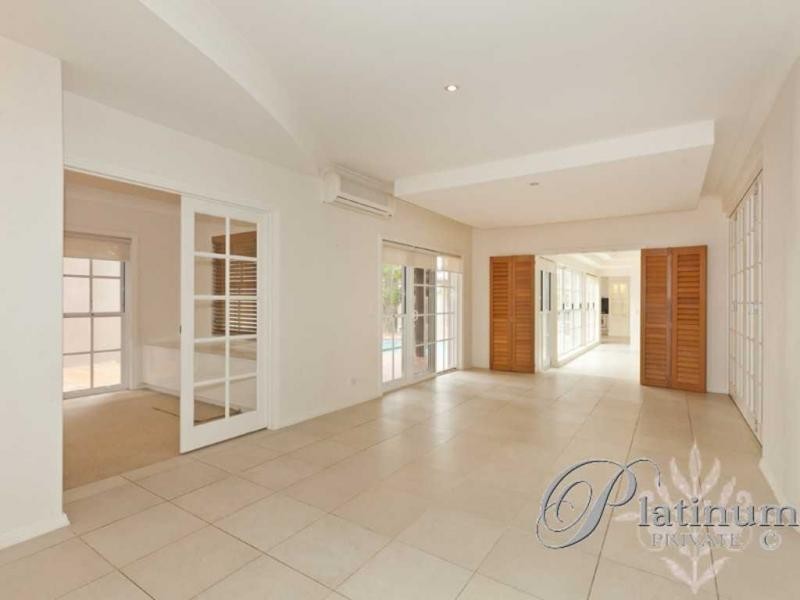 3 Troon Place, Carindale QLD 4152