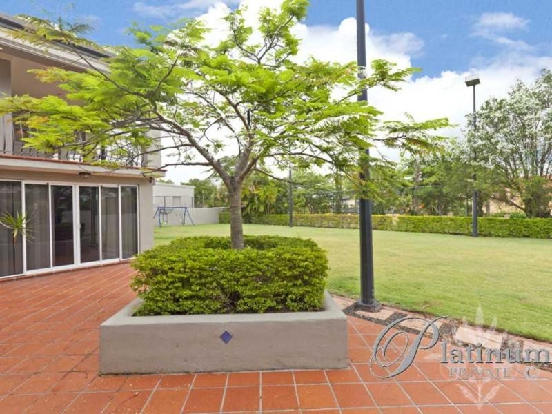 3 Troon Place, Carindale QLD 4152