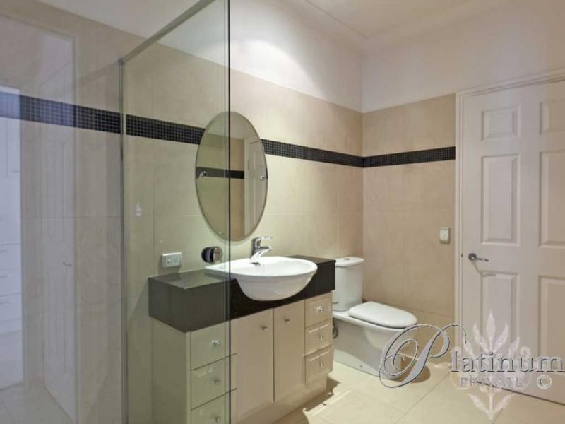 3 Troon Place, Carindale QLD 4152