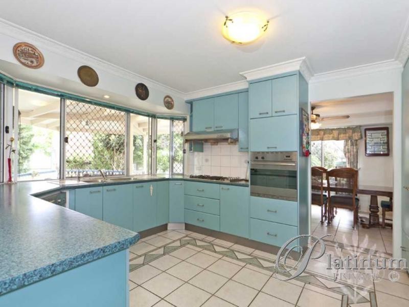 137 Cribb Road, Carindale QLD 4152