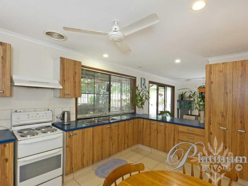 87 Glenora Street, Wynnum QLD 4178