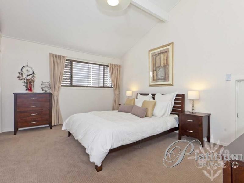 3 Boynedale Street, Carindale QLD 4152
