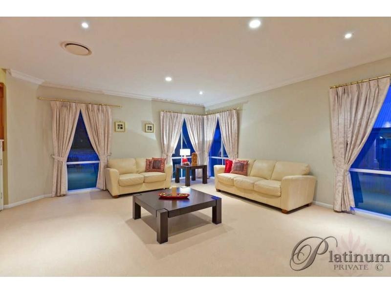 57 Silky Oak Crescent, Carindale QLD 4152