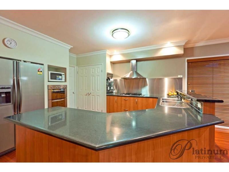 57 Silky Oak Crescent, Carindale QLD 4152