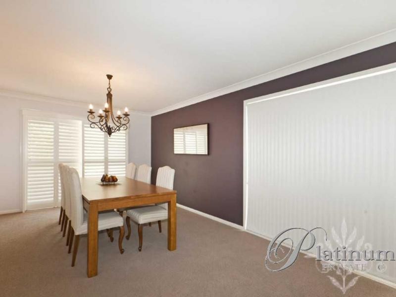 5 Chelsea Court, Carindale QLD 4152