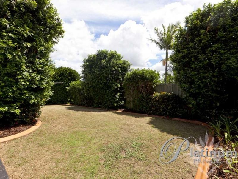 5 Chelsea Court, Carindale QLD 4152