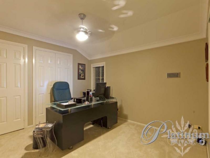 97 Kilmorey Street, Carindale QLD 4152