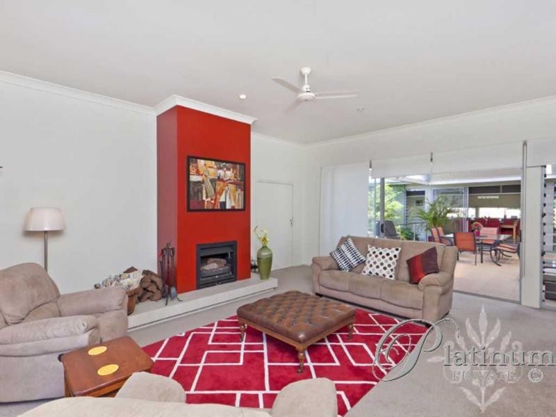 2 Hepburn Close, Wakerley QLD 4154