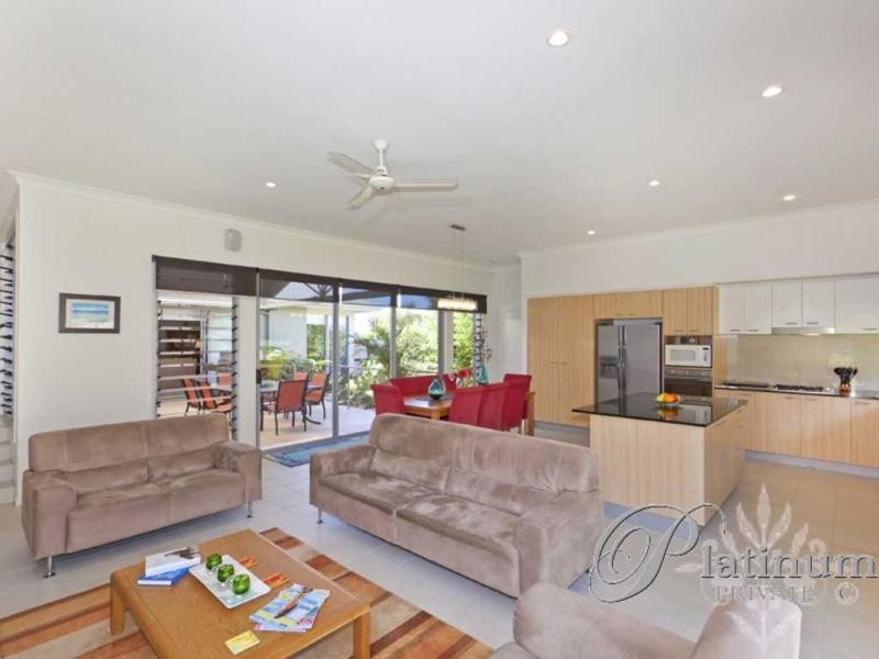 2 Hepburn Close, Wakerley QLD 4154