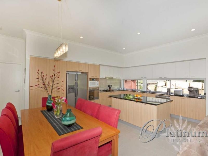 2 Hepburn Close, Wakerley QLD 4154