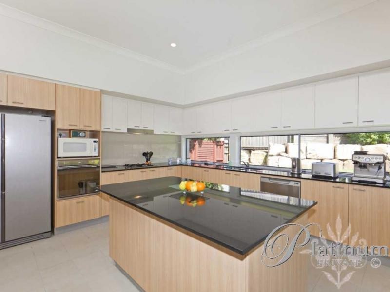 2 Hepburn Close, Wakerley QLD 4154