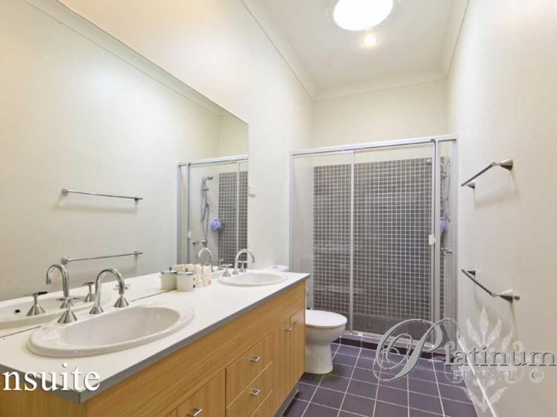 2 Hepburn Close, Wakerley QLD 4154