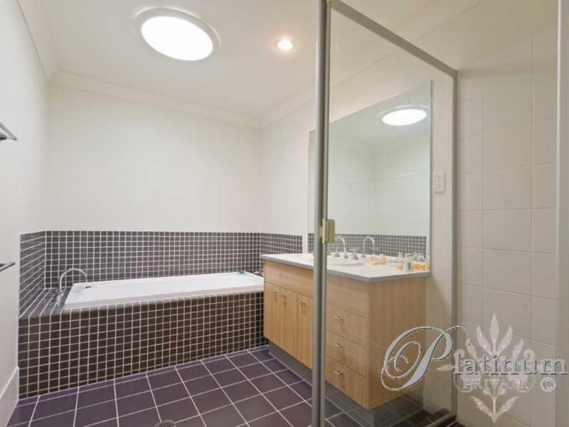 2 Hepburn Close, Wakerley QLD 4154