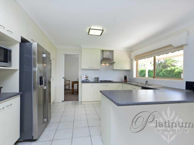 4 Kell Court, Carindale QLD 4152