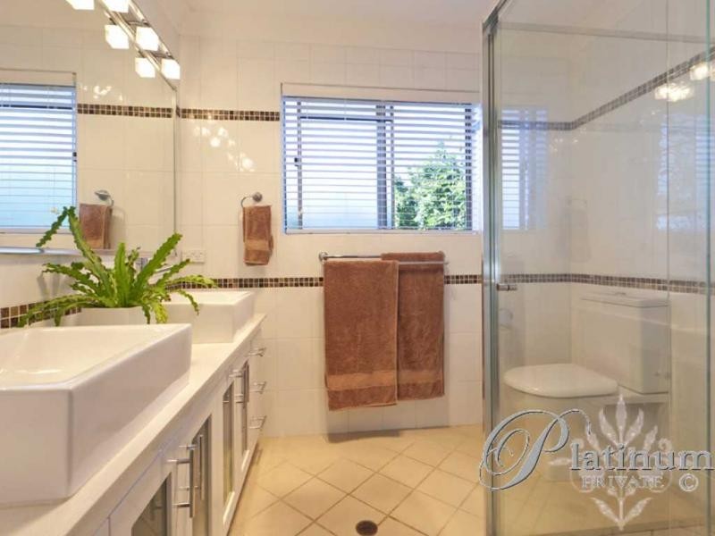 4 Kell Court, Carindale QLD 4152