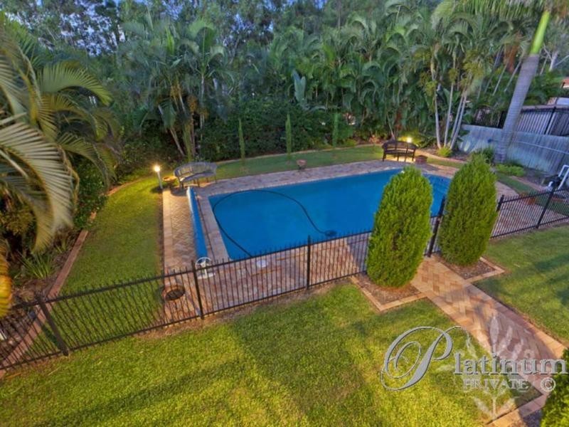 12 Quetta Close, Carindale QLD 4152