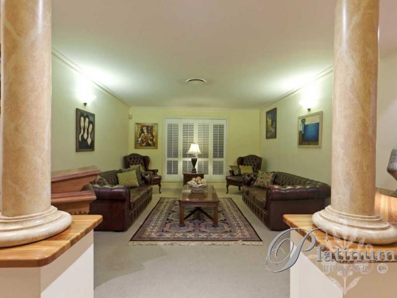 12 Quetta Close, Carindale QLD 4152