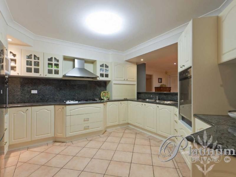 12 Quetta Close, Carindale QLD 4152