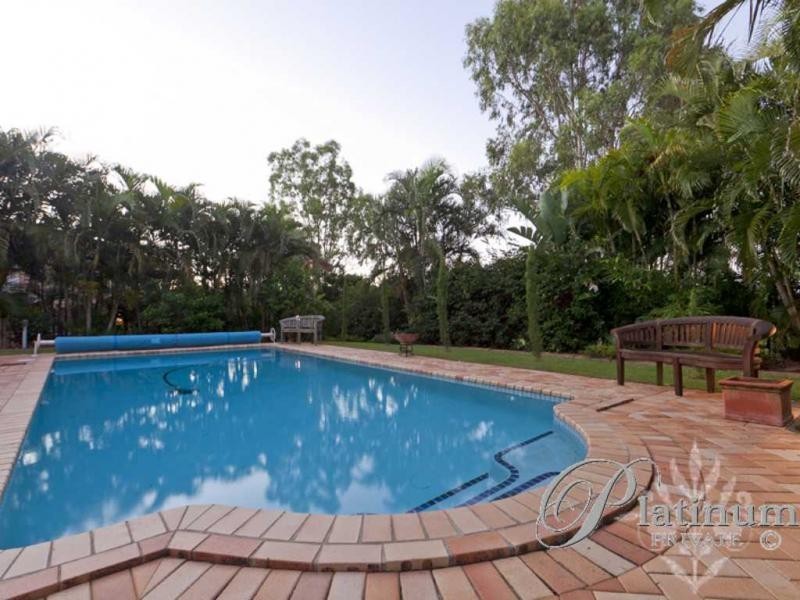 12 Quetta Close, Carindale QLD 4152