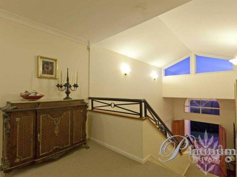12 Quetta Close, Carindale QLD 4152