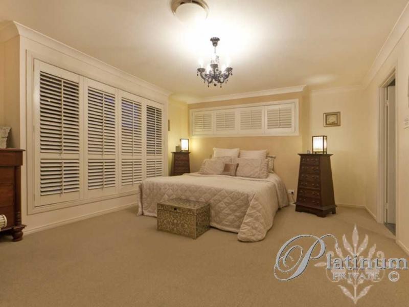 12 Quetta Close, Carindale QLD 4152