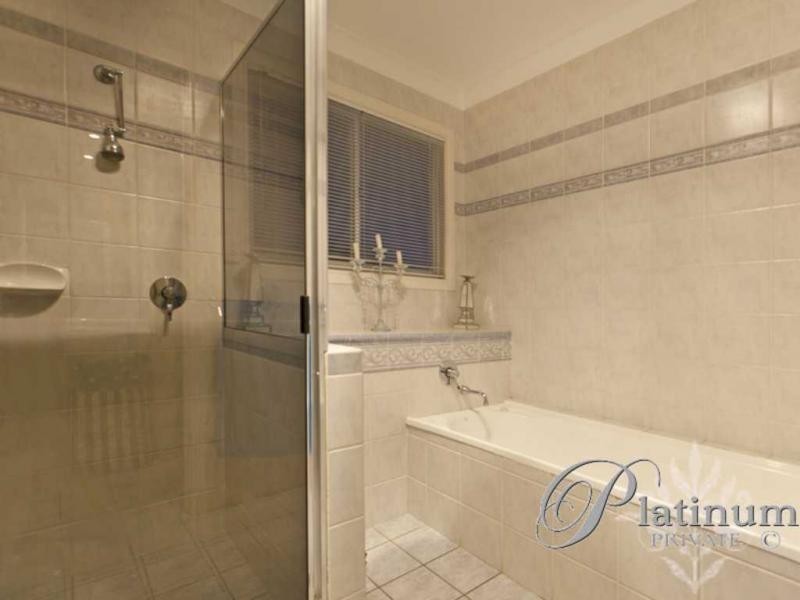 12 Quetta Close, Carindale QLD 4152