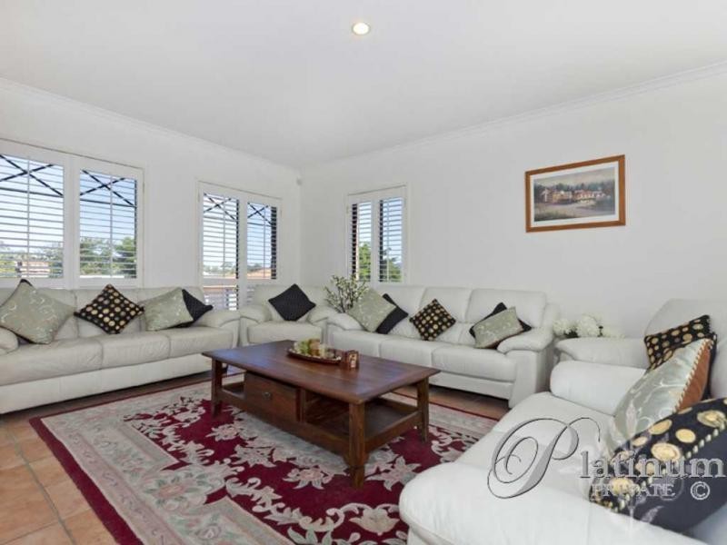 30 Golden Oak Crescent, Carindale QLD 4152