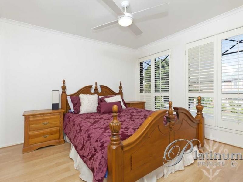 30 Golden Oak Crescent, Carindale QLD 4152
