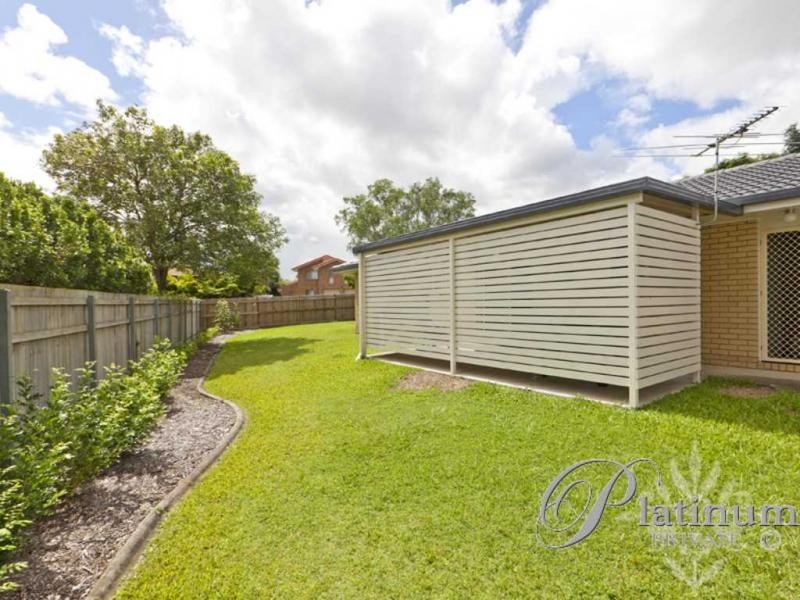 2 Kell Court, Carindale QLD 4152