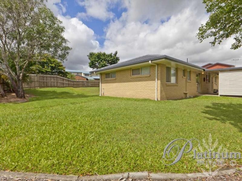 2 Kell Court, Carindale QLD 4152