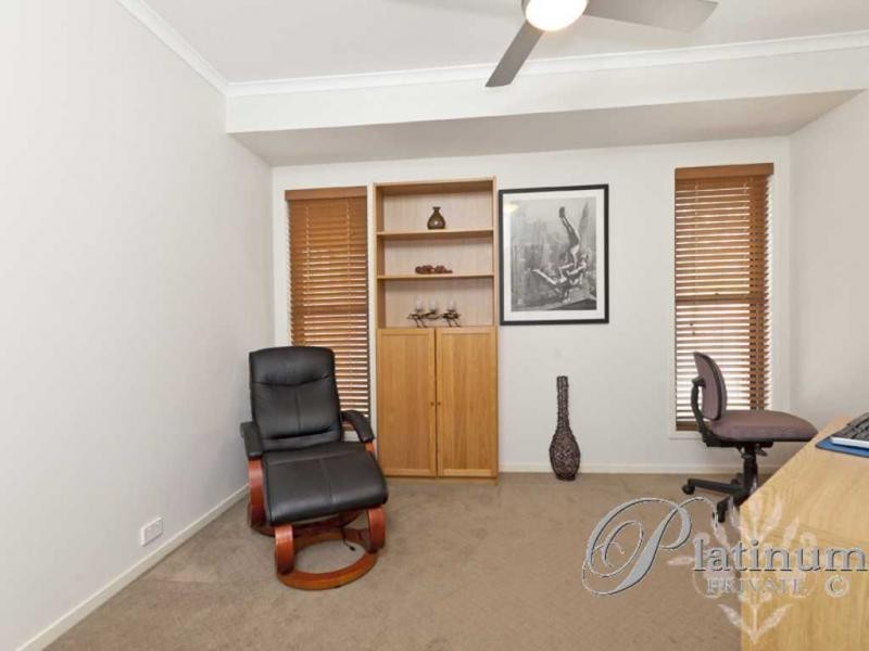 16 Glider Close, Wakerley QLD 4154