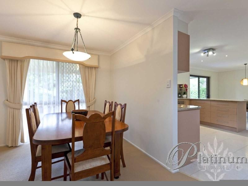 36 Banwell Crescent, Carindale QLD 4152
