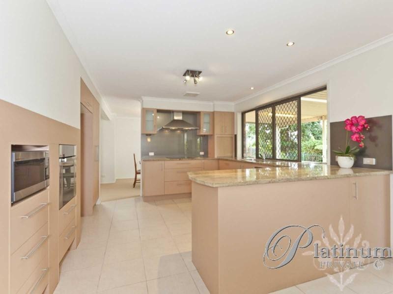 36 Banwell Crescent, Carindale QLD 4152