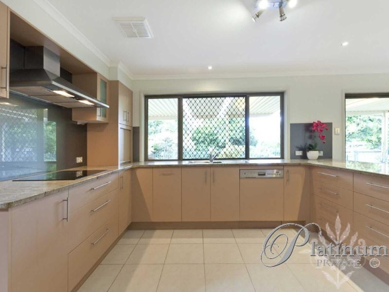36 Banwell Crescent, Carindale QLD 4152