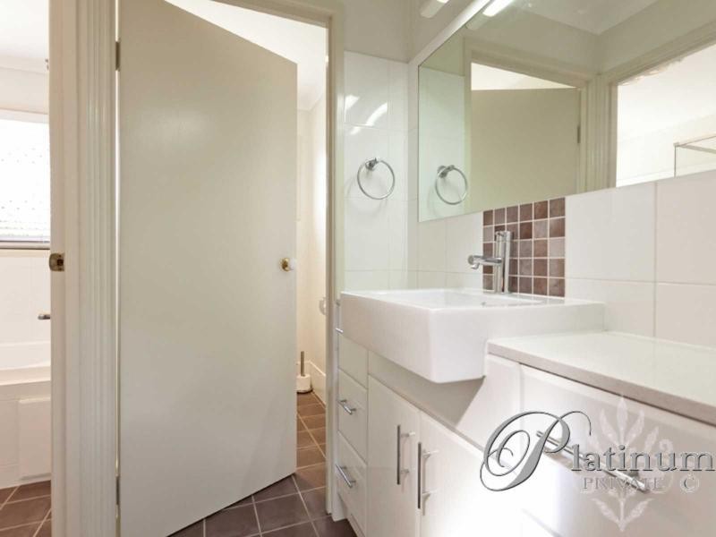 36 Banwell Crescent, Carindale QLD 4152