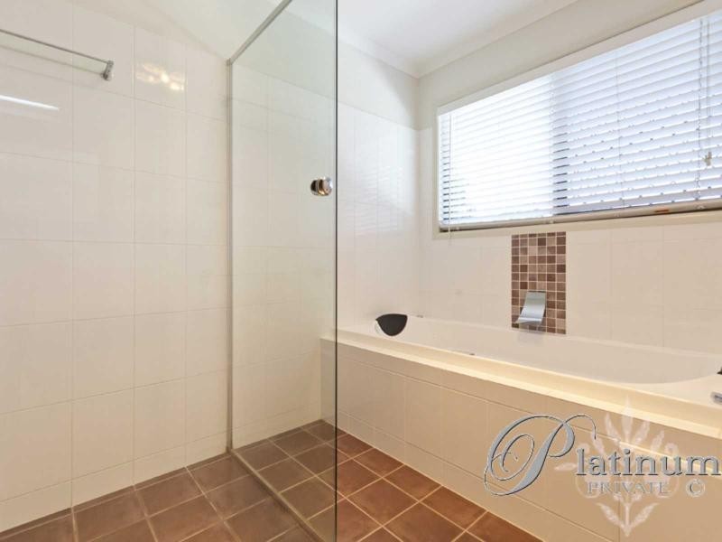36 Banwell Crescent, Carindale QLD 4152